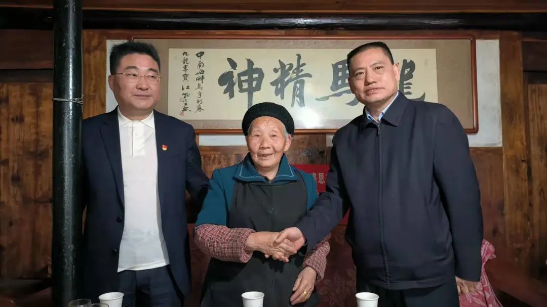 清明時節，緬懷先烈