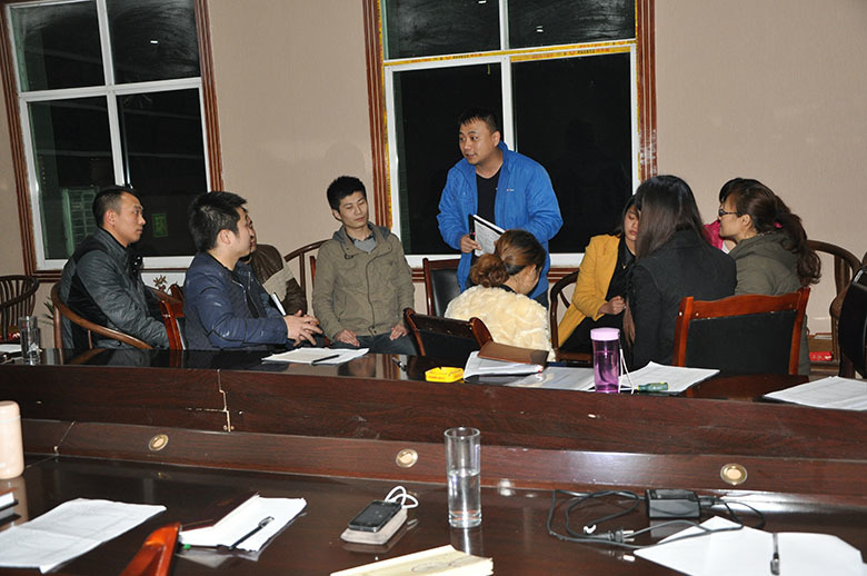 學員(yuán)們積極討(tǎo)論